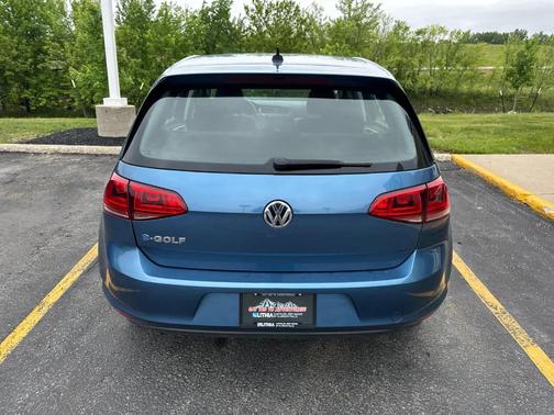 2016 Volkswagen e-Golf SE