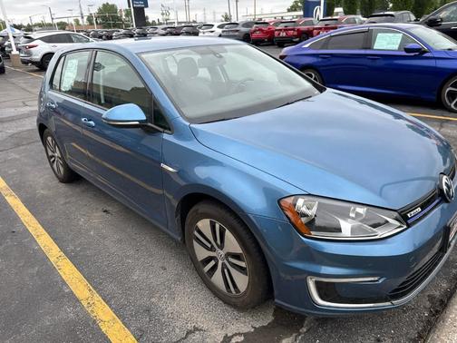 2016 Volkswagen e-Golf SE