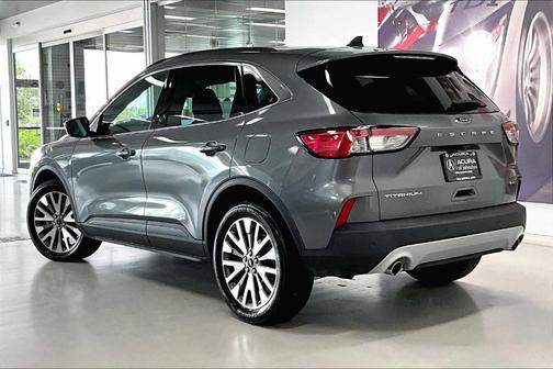 2022 Ford Escape Titanium Hybrid