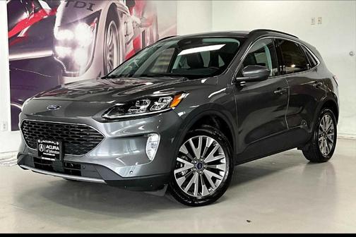 2022 Ford Escape Titanium Hybrid