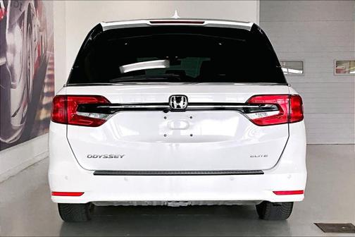 Platinum White Pearl 2023 Honda Odyssey Elite