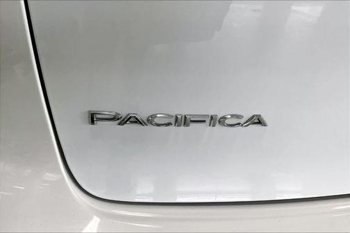 2020 Chrysler Pacifica Touring-L