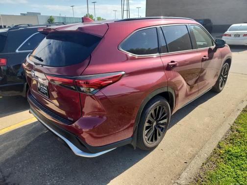 Ruby Flare Pearl 2023 Toyota Highlander XSE