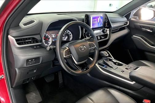 Ruby Flare Pearl 2023 Toyota Highlander XSE