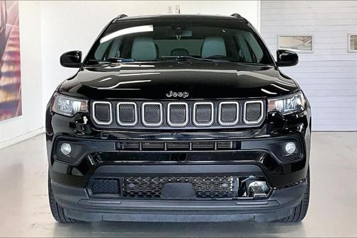 Diamond Black 2022 Jeep Compass Latitude