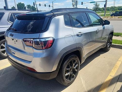 Billet Silver Metallic Clearcoat 2022 Jeep Compass Altitude