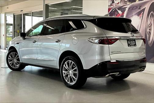 2022 Buick Enclave Essence