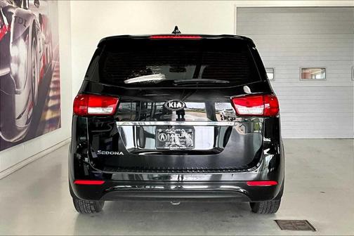 2017 Kia Sedona L