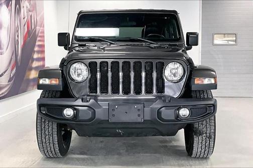 2020 Jeep Wrangler Unlimited Sahara Altitude