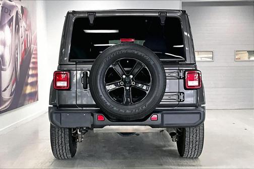 2020 Jeep Wrangler Unlimited Sahara Altitude