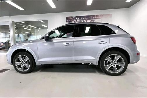 2025 Audi Q5 45 S line quattro Premium