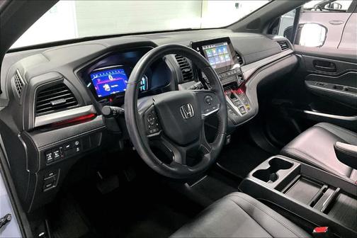 Sonic Gray Pearl 2024 Honda Odyssey Sport