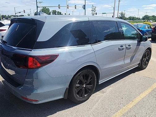 Sonic Gray Pearl 2024 Honda Odyssey Sport