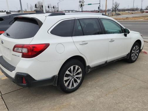 2018 Subaru Outback 2.5i Touring