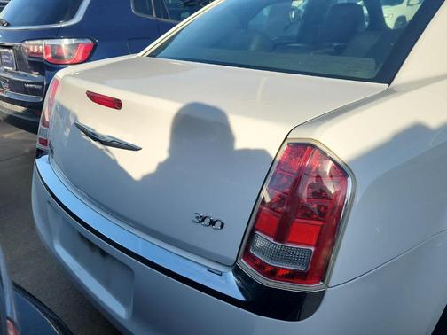 2011 Chrysler 300 Limited