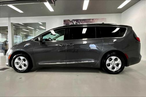 2018 Chrysler Pacifica Hybrid Touring L