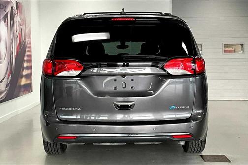 2018 Chrysler Pacifica Hybrid Touring L