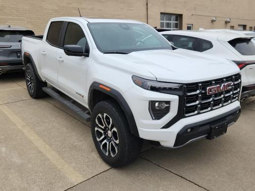 2024 GMC Canyon AT4