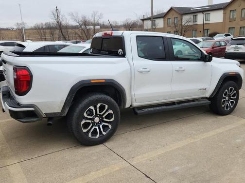 2024 GMC Canyon AT4