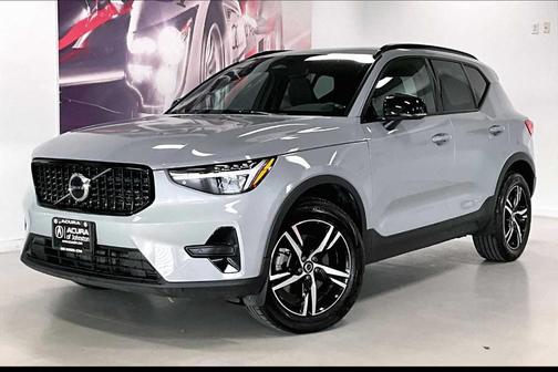 Gray 2024 Volvo XC40 CORE THEME