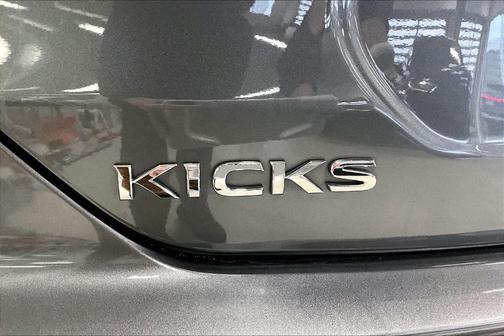 2022 Nissan Kicks S