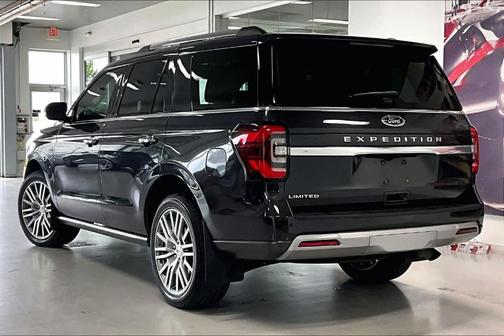 Dark Matter Gray Metallic 2024 Ford Expedition Limited
