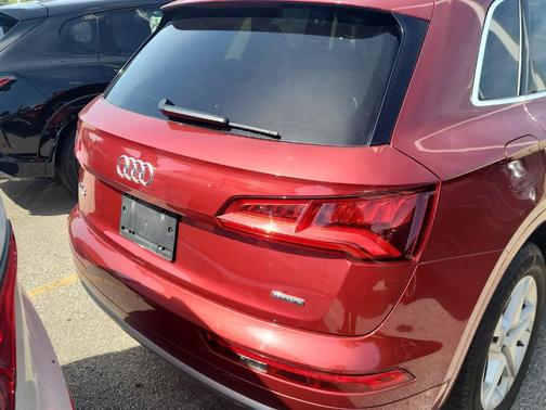 Matador Red Metallic 2019 Audi Q5 2.0T Premium