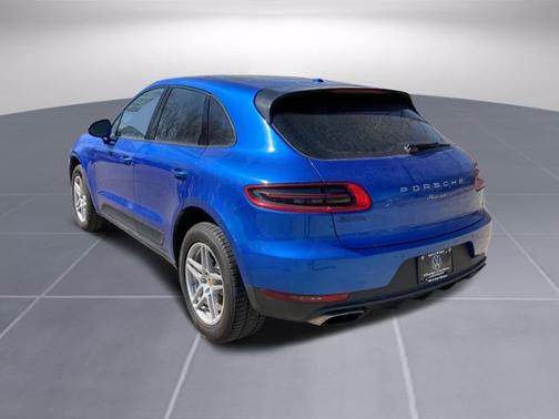 Photo 4 of 23 of 2017 Porsche Macan Base