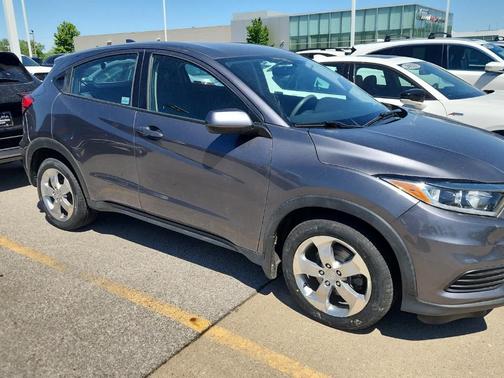 Modern Steel Metallic 2021 Honda HR-V LX