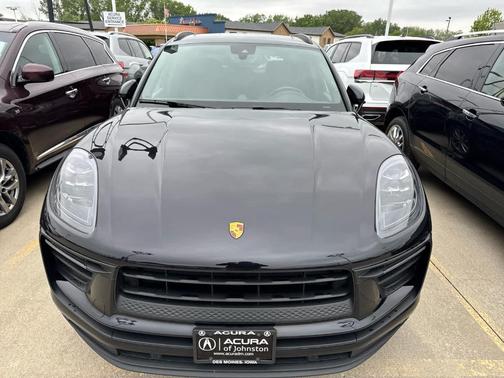 2022 Porsche Macan Base