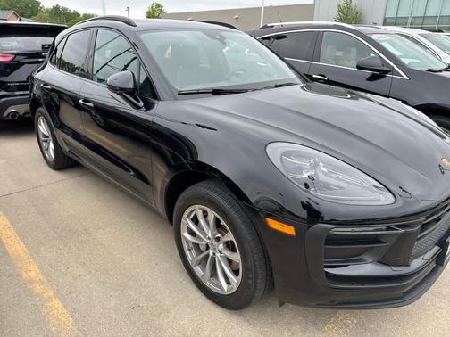 2022 Porsche Macan Base