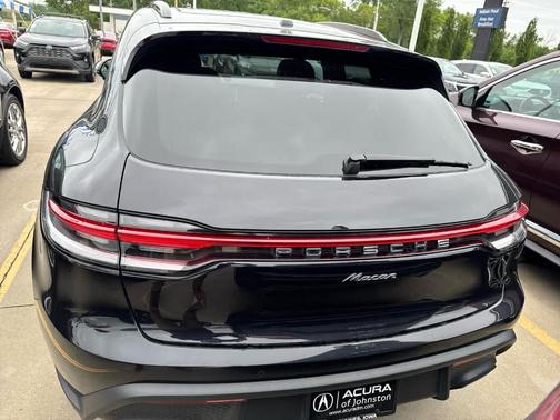 2022 Porsche Macan Base