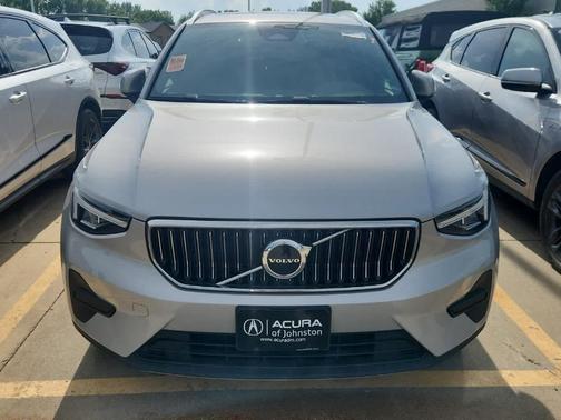 Gray 2025 Volvo XC40 B5 Core Bright Theme