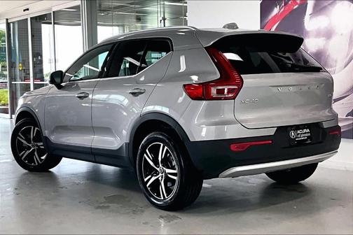 Gray 2025 Volvo XC40 B5 Core Bright Theme