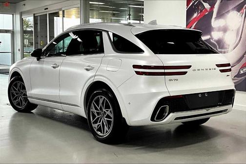 2023 Genesis GV70 2.5T