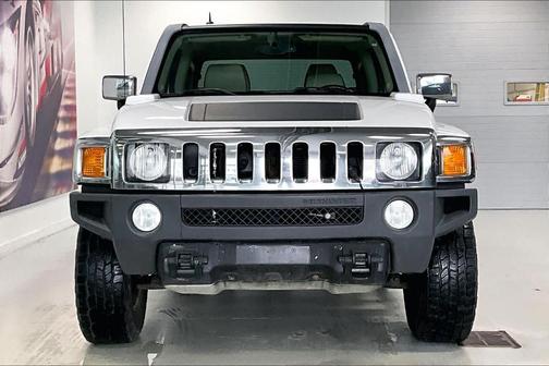 Birch White 2010 Hummer H3T Luxury Edition