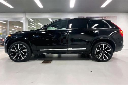 2024 Volvo XC90 B6 Plus Bright Theme 6-Seater