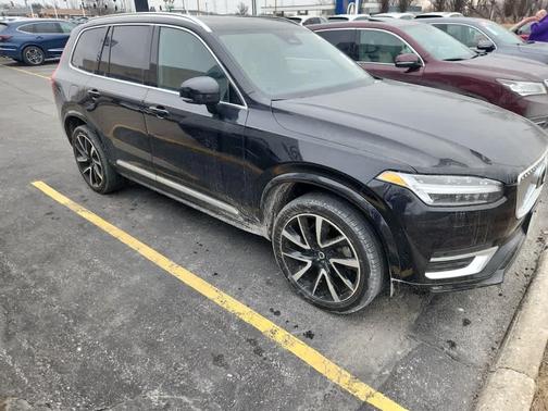 2024 Volvo XC90 B6 Plus Bright Theme 6-Seater