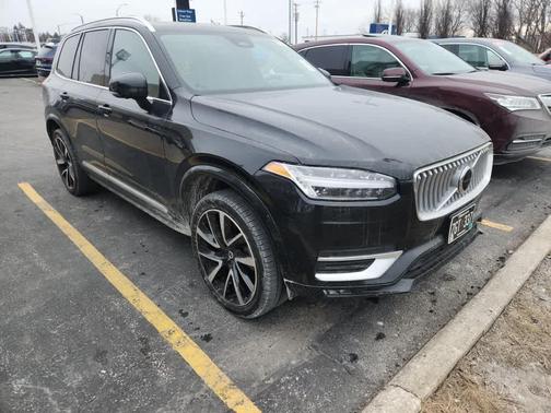 2024 Volvo XC90 B6 Plus Bright Theme 6-Seater