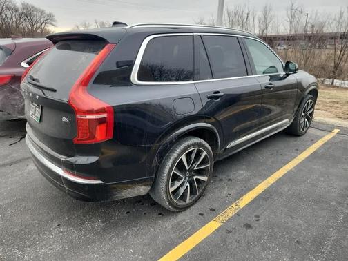2024 Volvo XC90 B6 Plus Bright Theme 6-Seater