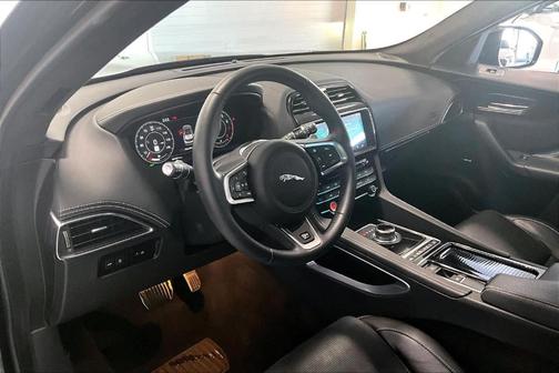 2020 Jaguar F-PACE 30t R-Sport