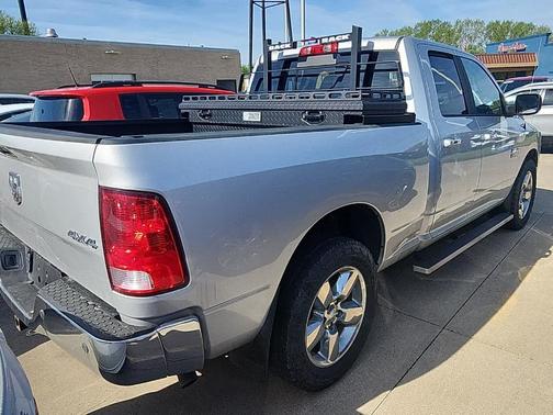 Bright Silver Clearcoat Metallic 2018 RAM 1500 Big Horn
