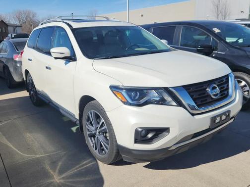 2017 Nissan Pathfinder Platinum