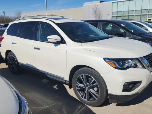2017 Nissan Pathfinder Platinum
