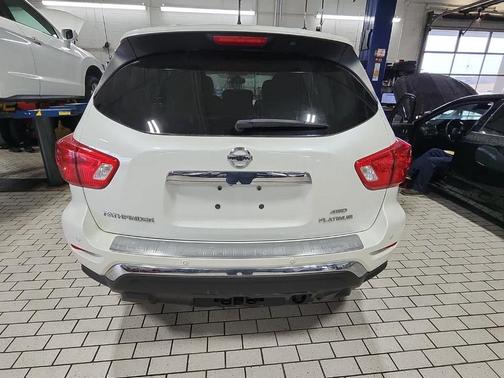 2017 Nissan Pathfinder Platinum