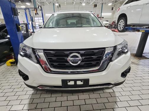 2017 Nissan Pathfinder Platinum