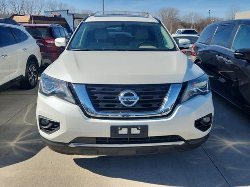 2017 Nissan Pathfinder Platinum