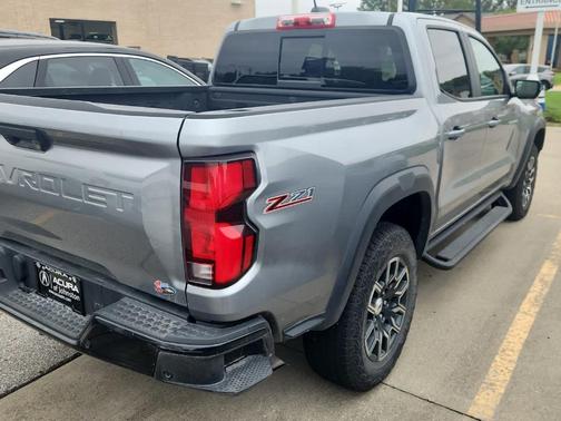 Sterling Gray Metallic 2024 Chevrolet Colorado Z71