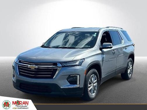 Sterling Gray Metallic 2023 Chevrolet Traverse LT Cloth