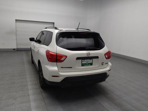 2018 Nissan Pathfinder SL